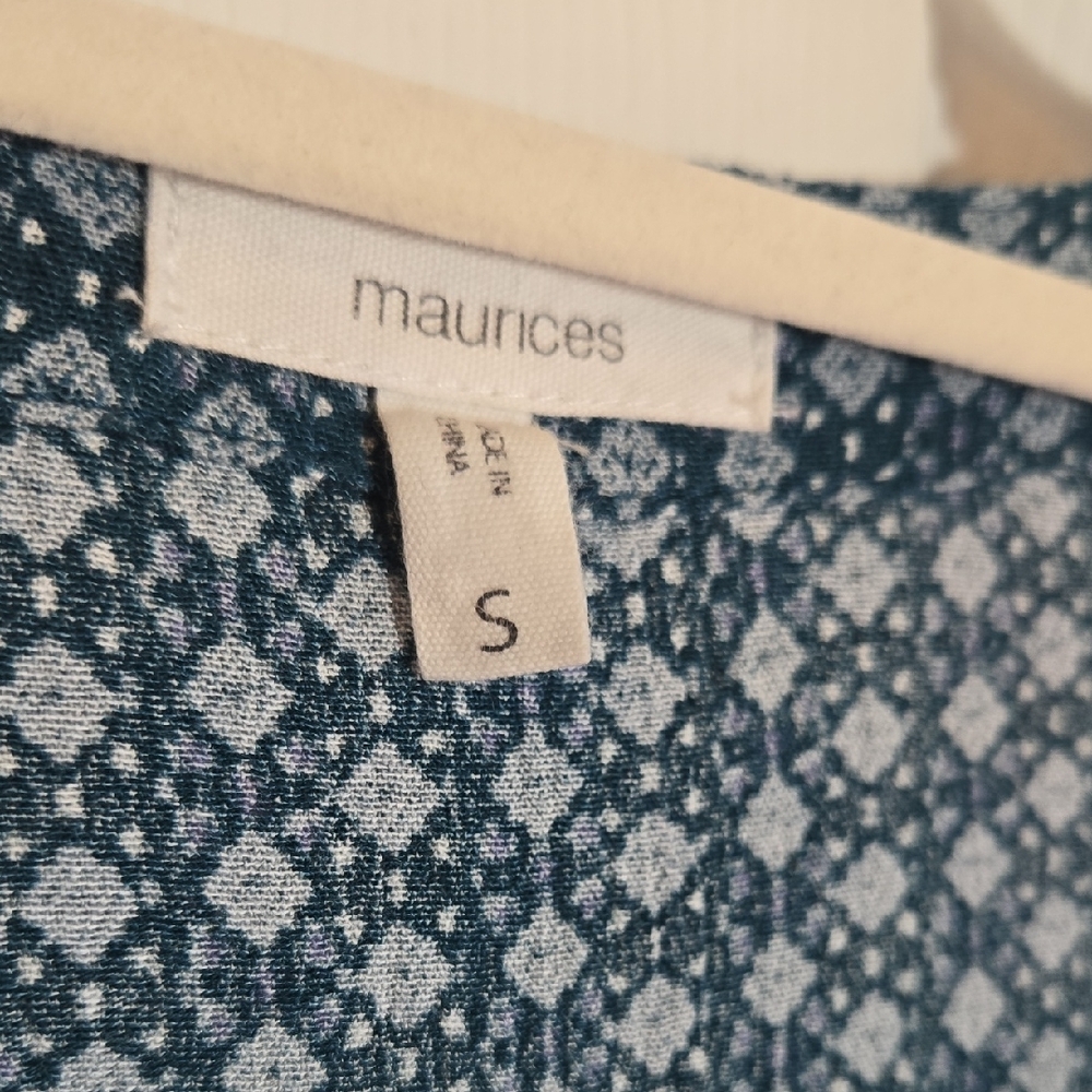 Maurices Teal Green Patterned V-Neck Babydoll Blouse Size Small - Picture 2 of 6